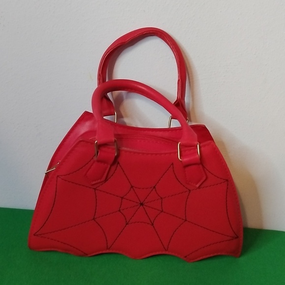 Red Spider Web Purse - Picture 3 of 8